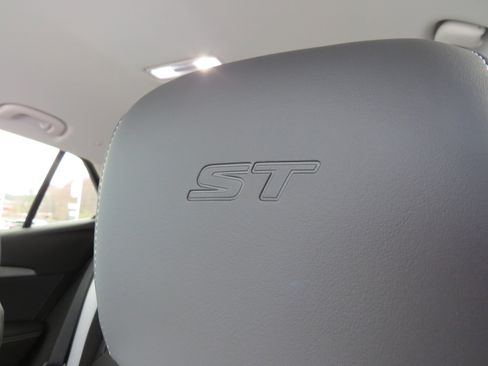 New 2026 Buick Envision Sport Touring image 17