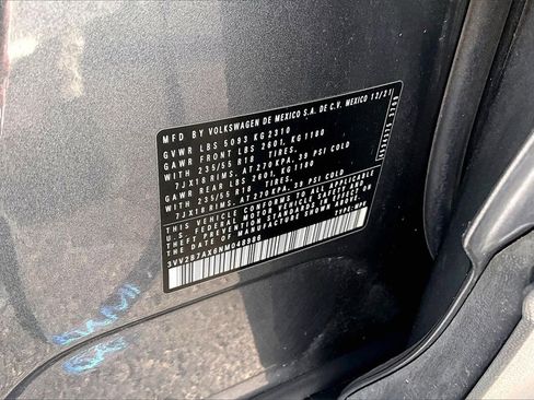 Used 2022 Volkswagen Tiguan SE image 35