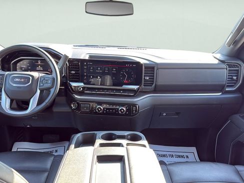 Used 2025 GMC Sierra 1500 SLT image 13