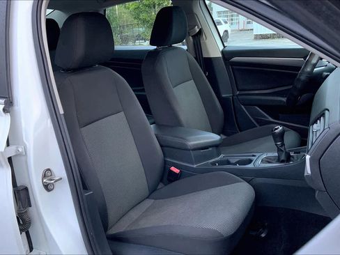 Used 2019 Volkswagen Jetta S image 8