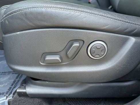 Used 2022 Genesis GV70 2.5T w/ Select Package AWD/4WD image 34