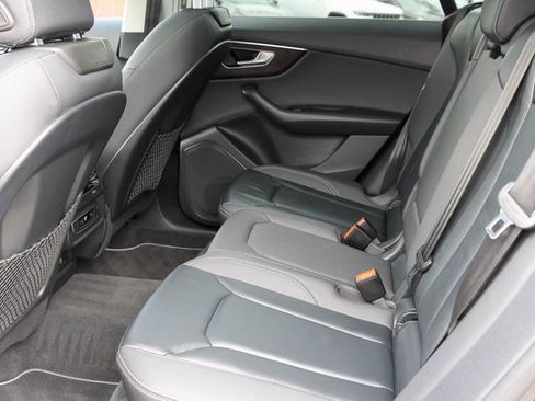 Used 2021 Audi Q8 Premium w/ Convenience Package image 15