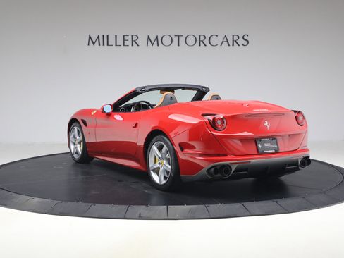Certified 2016 Ferrari California T image 5