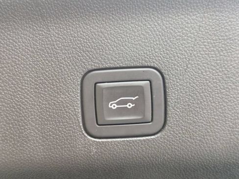 Certified 2025 GMC Yukon XL Denali AWD/4WD image 35