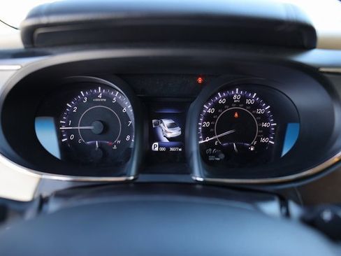 Used 2016 Toyota Avalon Limited image 19