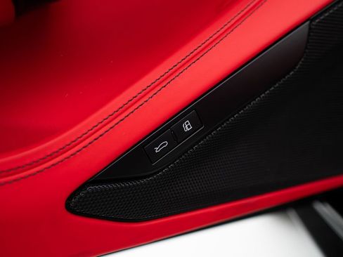 Used 2023 Ferrari F8 Tributo image 38