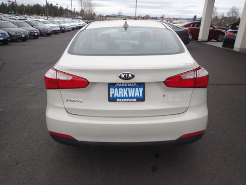 Used 2015 Kia Forte LX FWD image 4