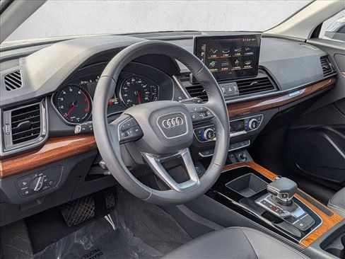 Certified 2023 Audi Q5 2.0T Premium w/ Convenience Package AWD/4WD image 9