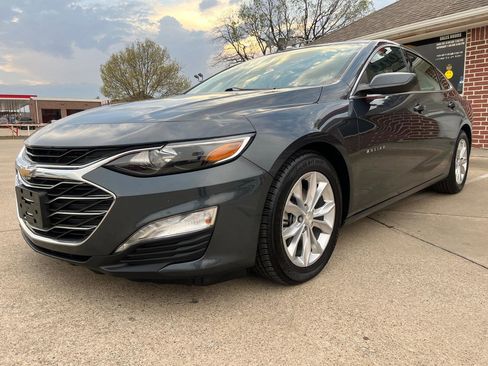Used 2021 Chevrolet Malibu LT image 3