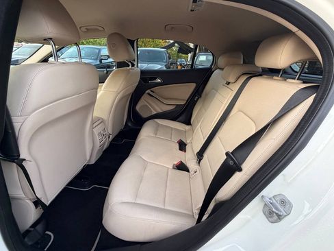 Used 2015 Mercedes-Benz GLA 250 4MATIC image 10