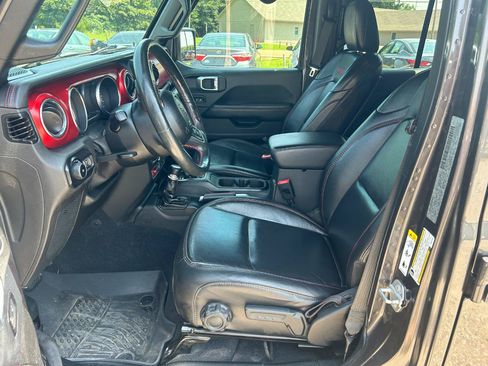 Used 2019 Jeep Wrangler Unlimited Rubicon AWD/4WD image 9