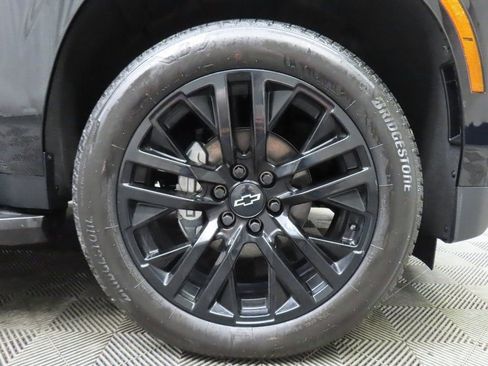 Used 2025 Chevrolet Suburban Premier image 8