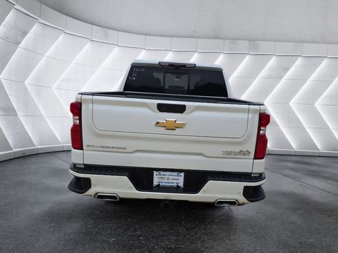 Used 2022 Chevrolet Silverado 1500 High Country w/ Technology Package image 6
