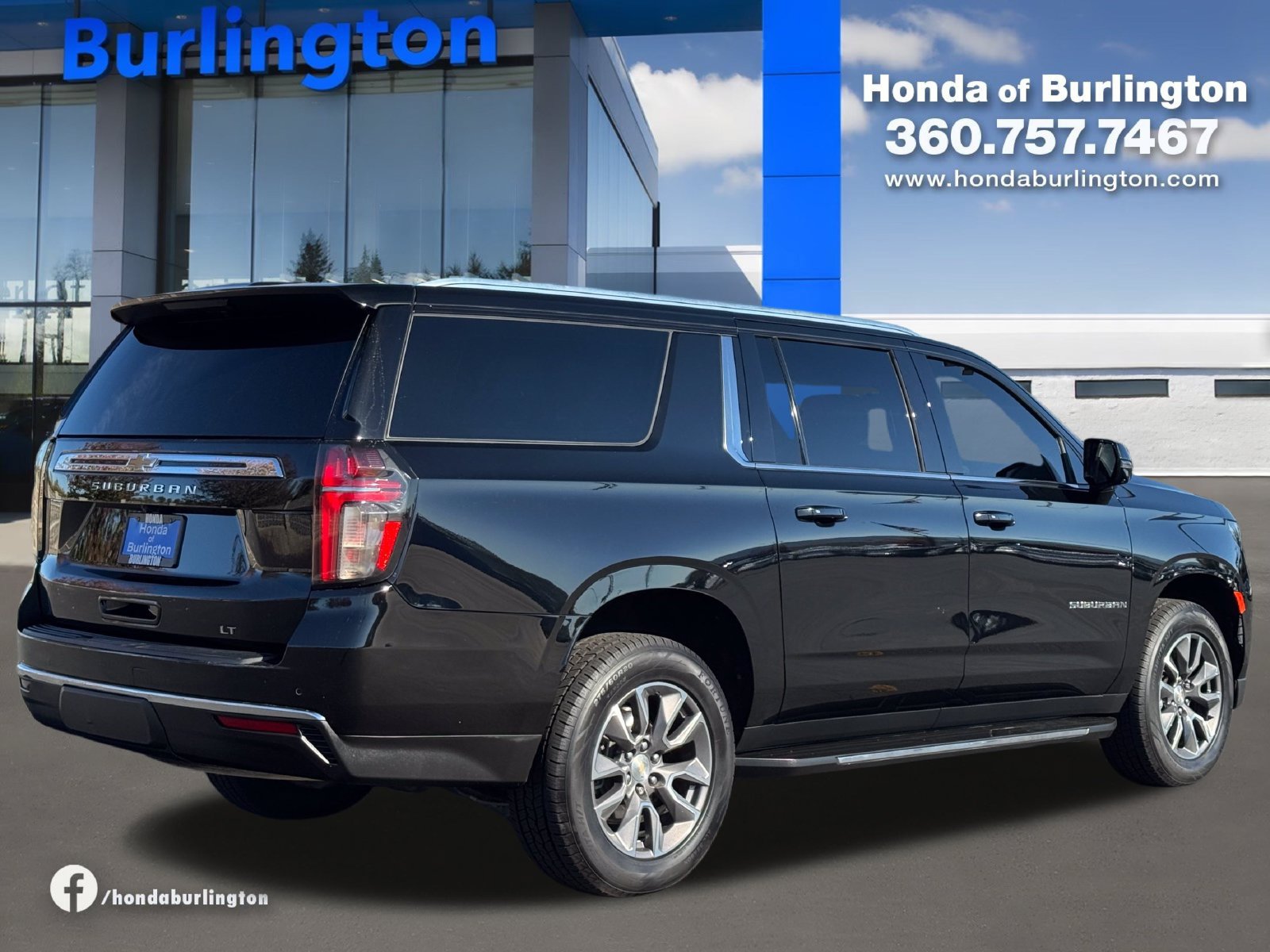 Used 2022 Chevrolet Suburban LT w/ LT Signature Plus Package AWD/4WD image 6