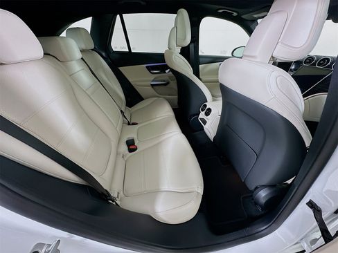New 2026 Mercedes-Benz GLC 300 4MATIC image 28