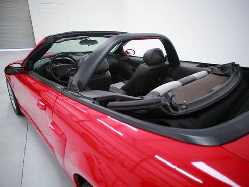 Used 2004 Ford Mustang Cobra RWD image 17
