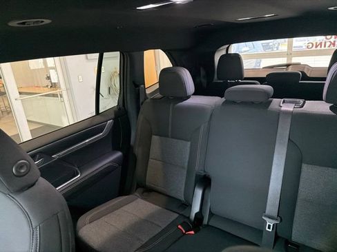 Used 2026 GMC Acadia Elevation w/ LPO, Floor Liner Package AWD/4WD image 18