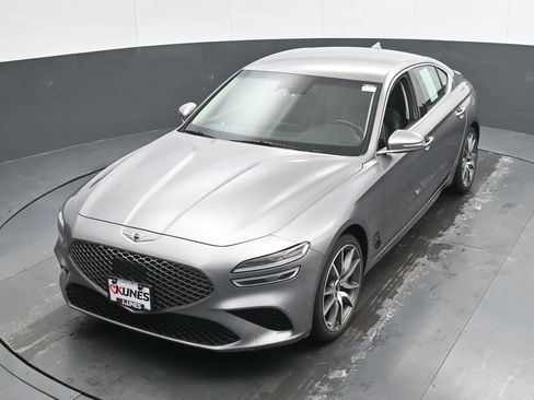 Used 2023 Genesis G70 2.0T image 39