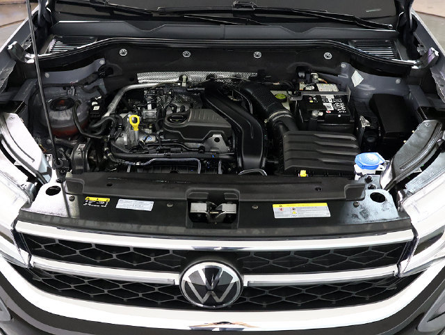Used 2024 Volkswagen Taos SEL AWD/4WD image 35