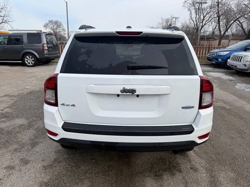 Used 2016 Jeep Compass Latitude image 3