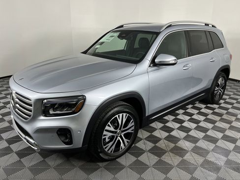 New 2025 Mercedes-Benz GLB 250 image 8