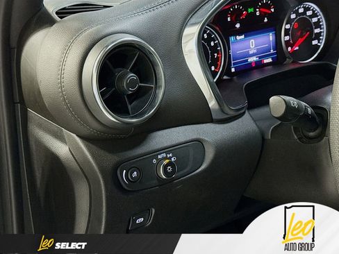 Used 2021 Chevrolet Blazer LT FWD image 13