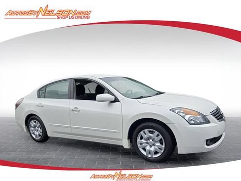 Used 2009 Nissan Altima 2.5 S w/ Convenience Pkg FWD image 1