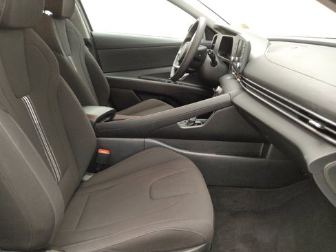 Used 2025 Hyundai Elantra Hybrid FWD image 21