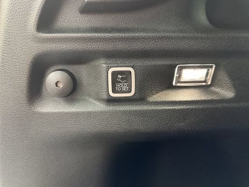 Certified 2024 Jeep Grand Cherokee L Limited w/ Luxury Tech Group II AWD/4WD image 19
