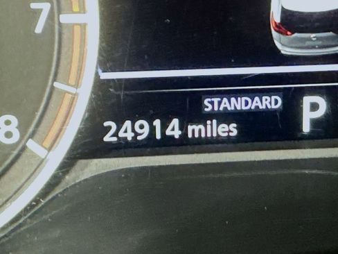 Used 2024 Nissan Rogue S image 33