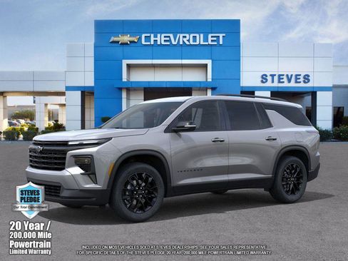 New 2026 Chevrolet Traverse LT image 2
