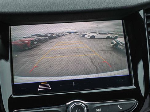 Used 2022 Chevrolet Trax LT w/ LT Convenience Package image 25