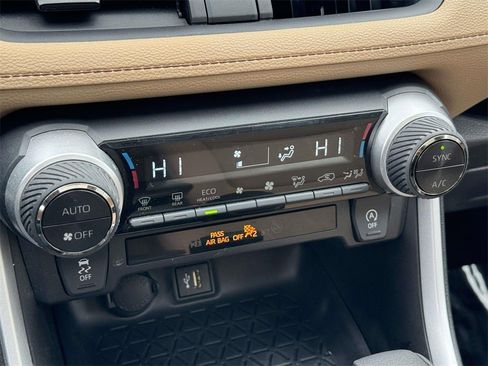 Used 2023 Toyota RAV4 XLE w/ Convenience Package image 16