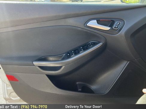 Used 2015 Ford Focus SE w/ Equipment Group 201A FWD image 18