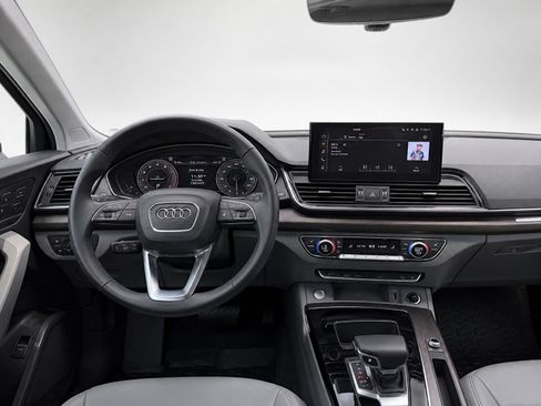 Certified 2025 Audi Q5 2.0T Premium AWD/4WD image 24