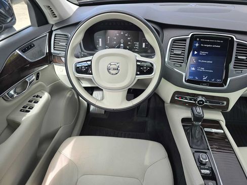 Used 2019 Volvo XC90 T5 Momentum FWD image 18