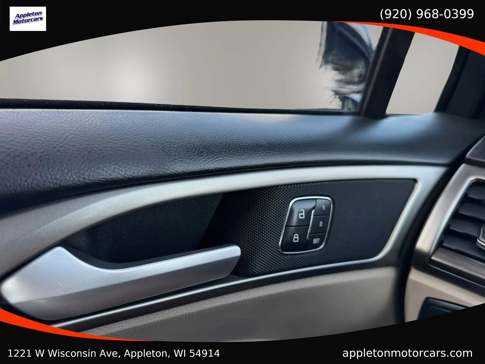 Used 2017 Ford Fusion SE AWD/4WD image 33