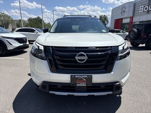 Certified 2024 Nissan Pathfinder SL w/ SL Premium Package AWD/4WD image 4