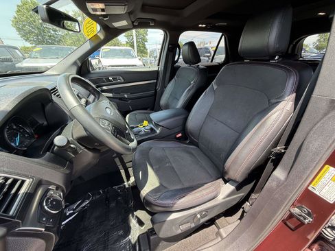 Used 2019 Ford Explorer XLT w/ Equipment Group 202A AWD/4WD image 25