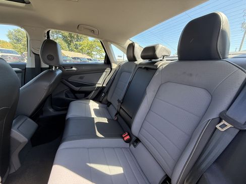Used 2025 Volkswagen Jetta SE FWD image 26