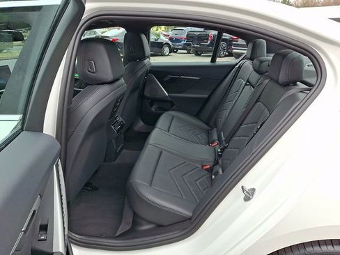 Used 2024 BMW i5 eDrive40i image 13