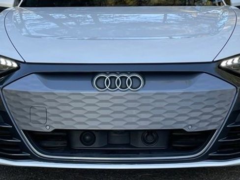 Used 2022 Audi e-tron GT Premium Plus image 11