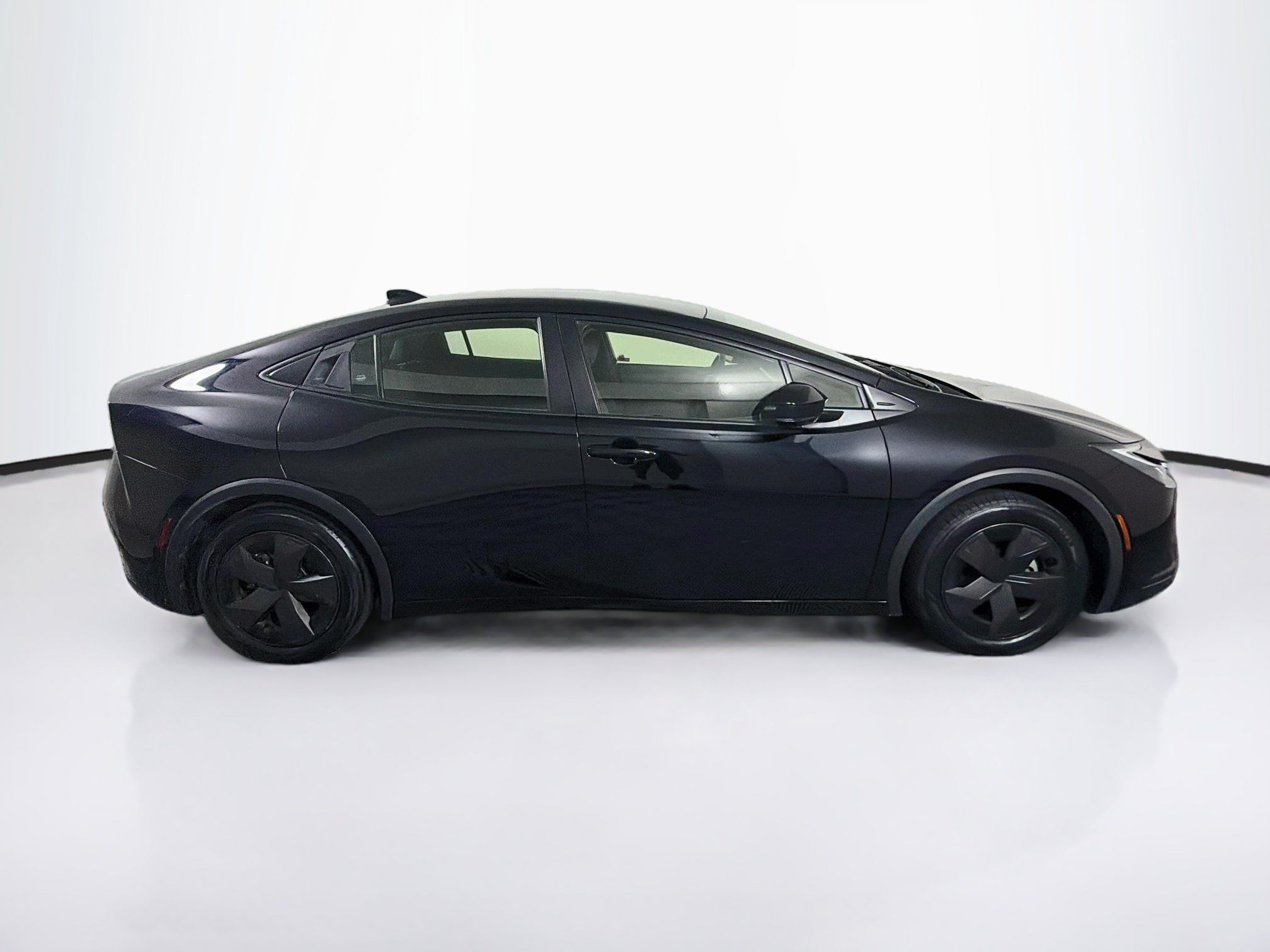 Used 2024 Toyota Prius LE FWD image 10