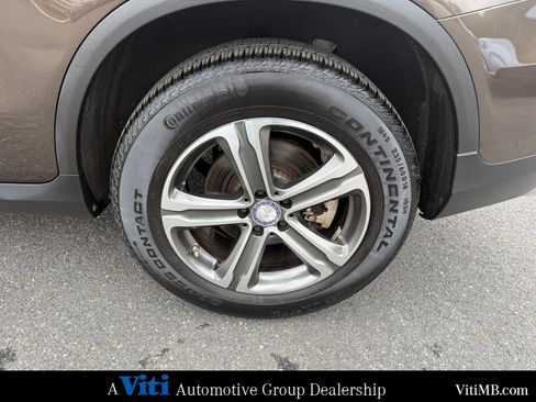 Used 2017 Mercedes-Benz GLC 300 4MATIC image 13