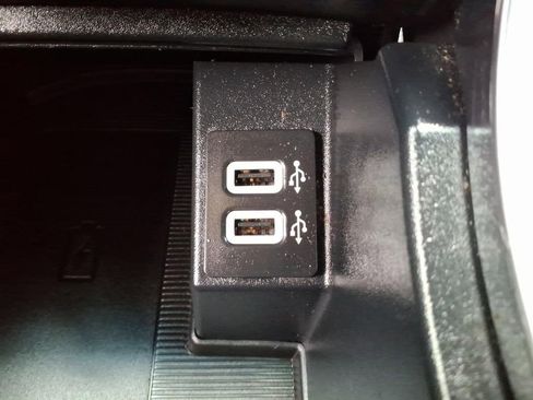 Used 2019 Ford Edge Titanium w/ Cold Weather Package image 31