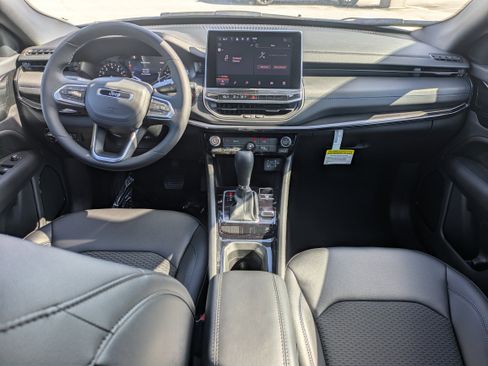 New 2026 Jeep Compass Latitude image 16