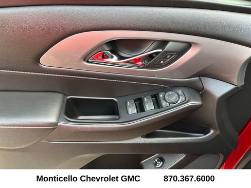 Used 2023 Chevrolet Traverse LT w/ LT Premium Package AWD/4WD image 11