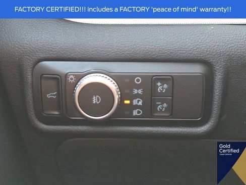 Used 2023 Ford Explorer XLT w/ Equipment Group 202A AWD/4WD image 29
