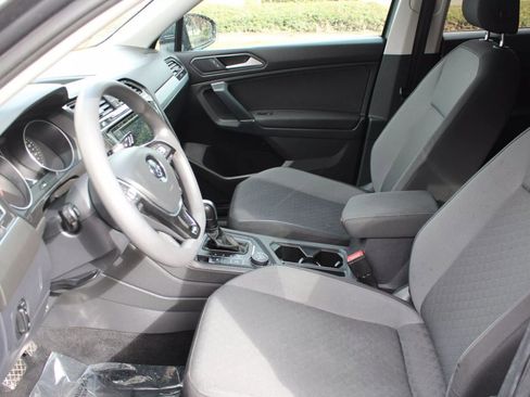Used 2018 Volkswagen Tiguan S image 14