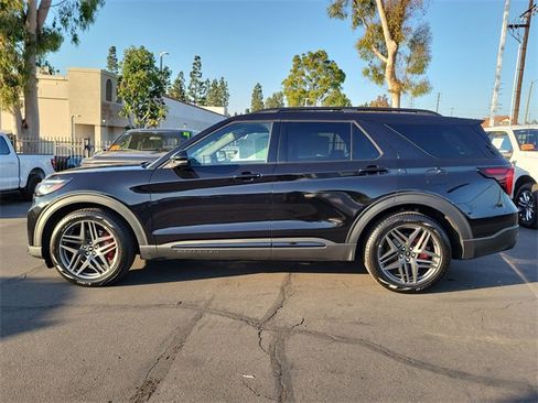 Used 2025 Ford Explorer ST w/ Sun And Sound Package image 28